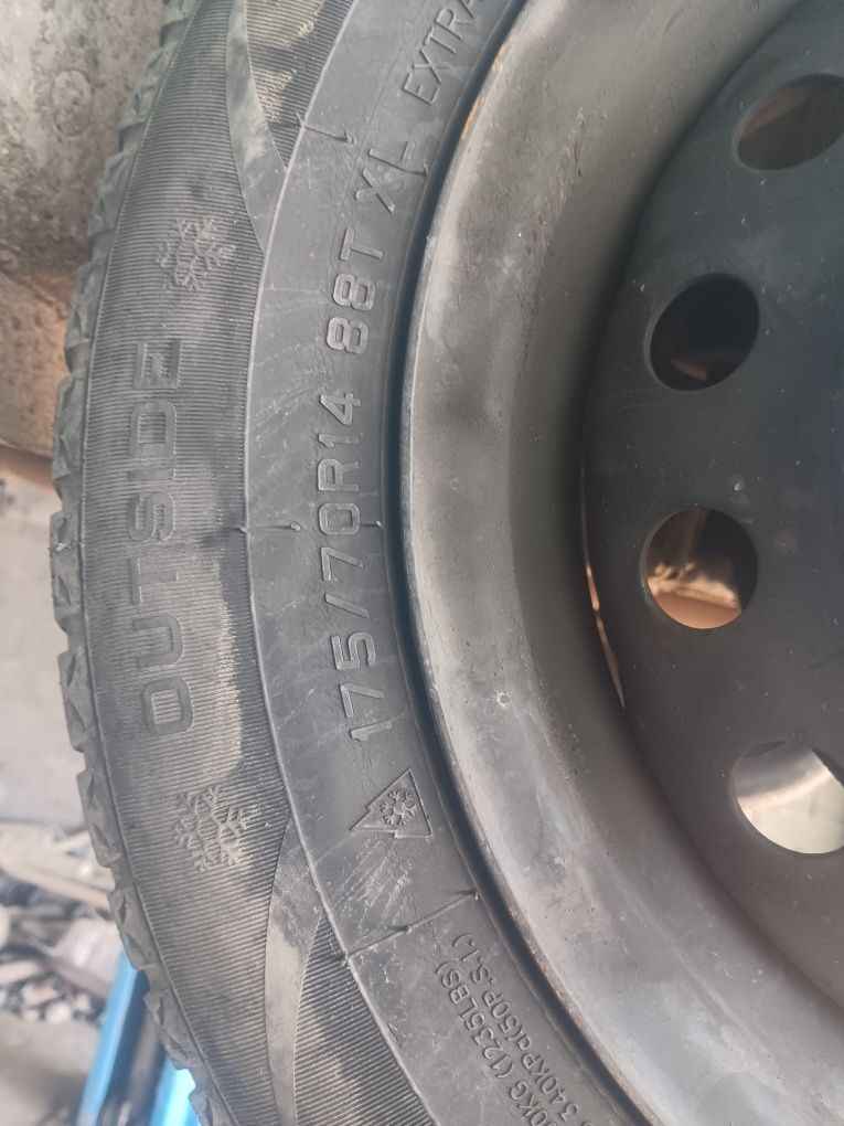 Mazda Demio 1,5 на части