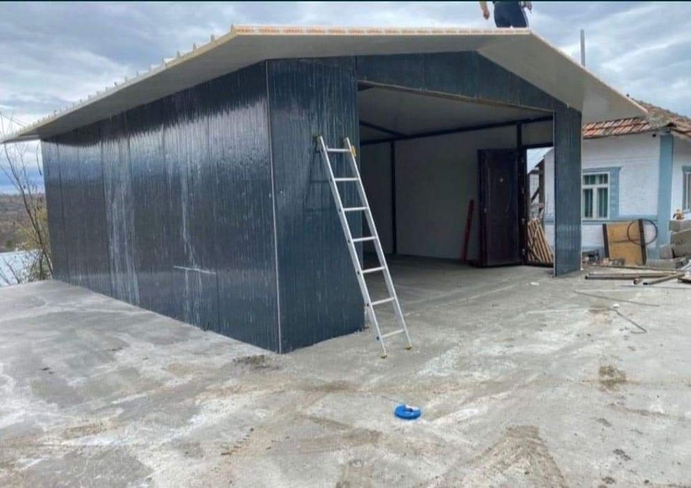 Garaj metalic din panouri sandwich 3.5 x 7.2m