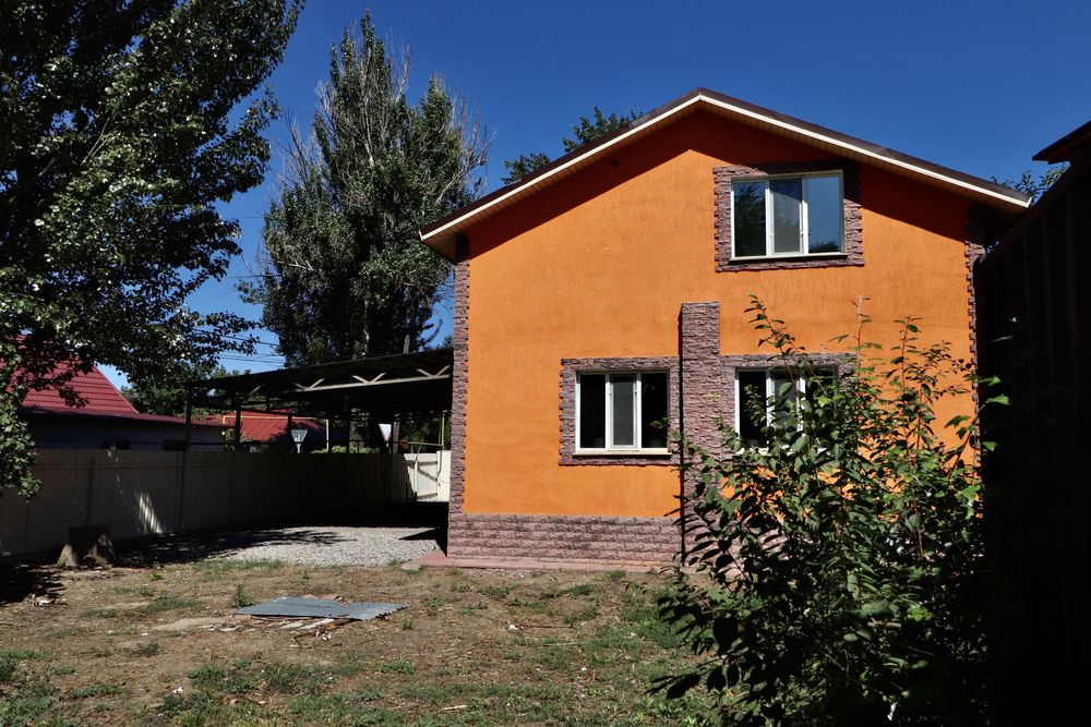 Продам отдельно стоящий дом 6 комнат, 210 кв