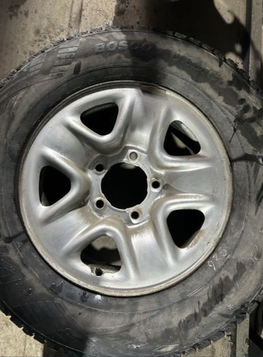 продам комплект колес зимних р 17