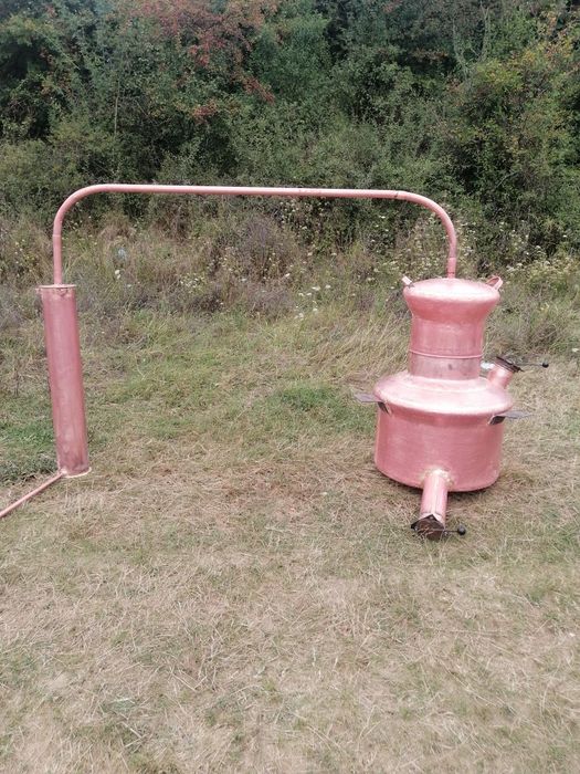 Vând cazan de țuică de 150 L cu toată instalația de pe stoc avem și al