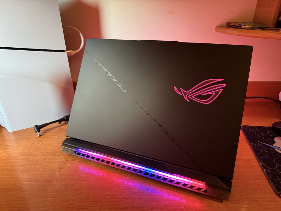 Asus ROG STRIX SCAR 16 2023 (i9 + RTX 4080)