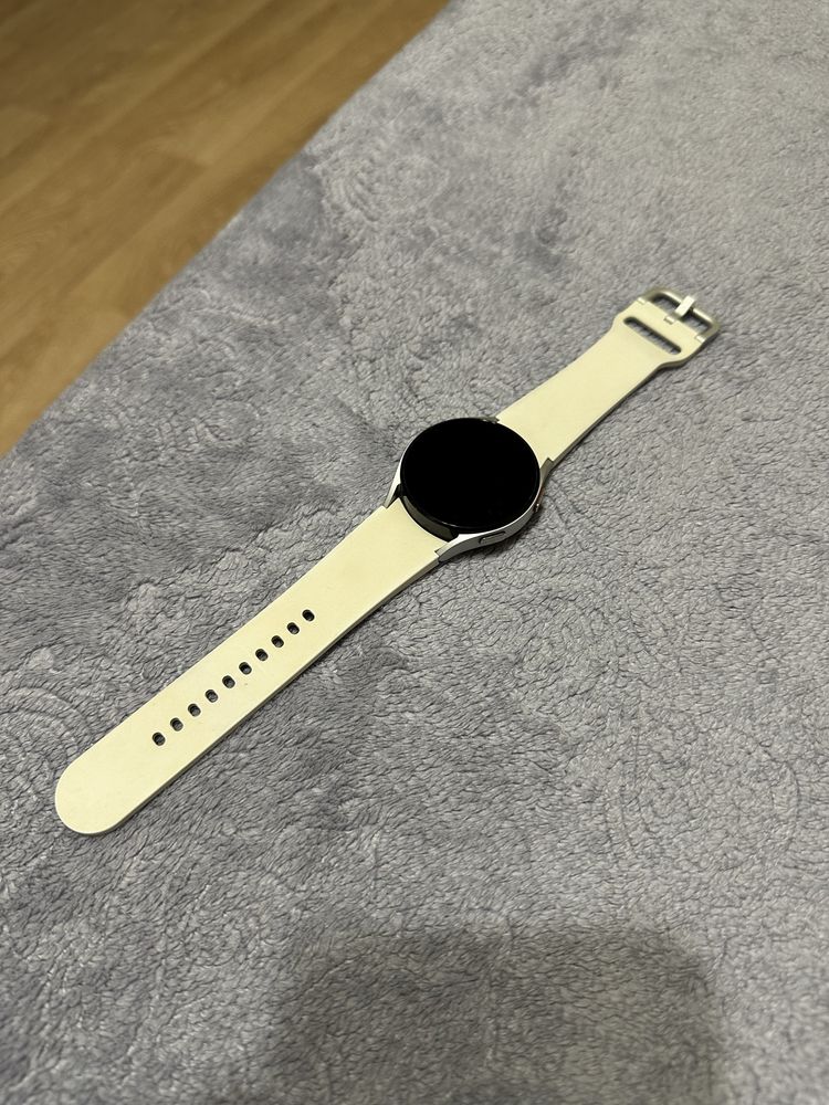 Смарт часы Samsung galaxy watch 40 mm