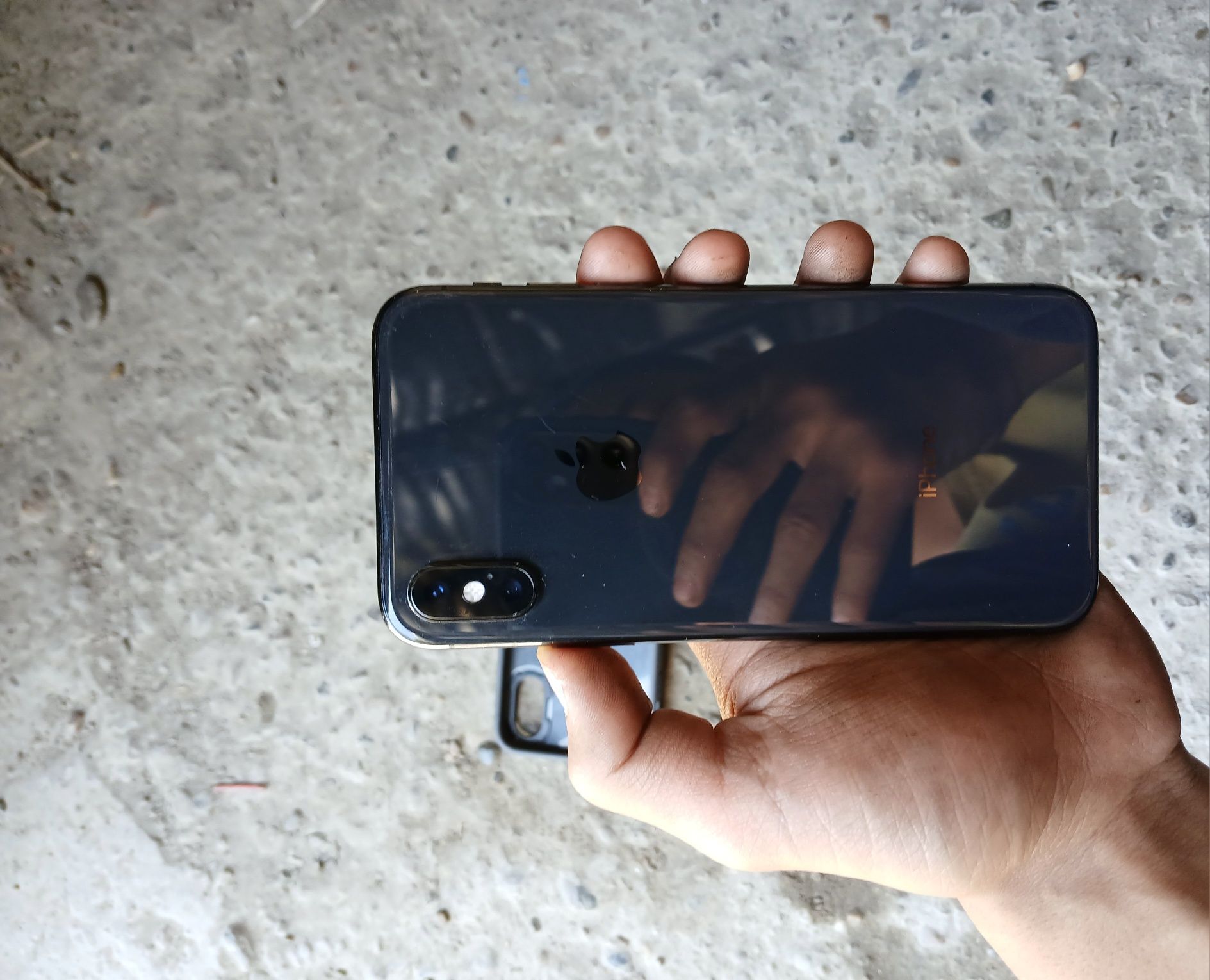 IPHONE XS ideal holatda