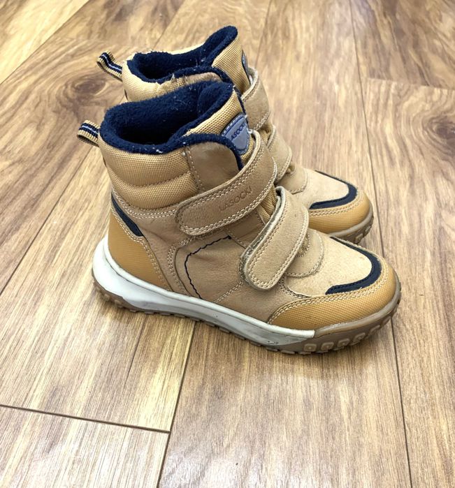 Детски обувки и боти 26 размер.