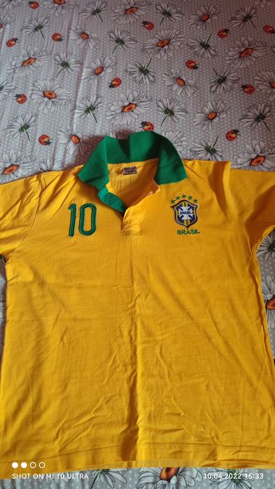 Vând tricouri  hugo boss, adidas