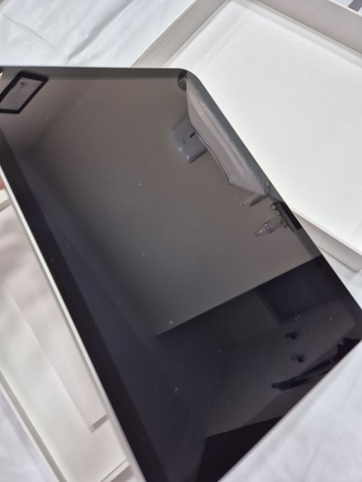 IPad 14,128 GB, сив