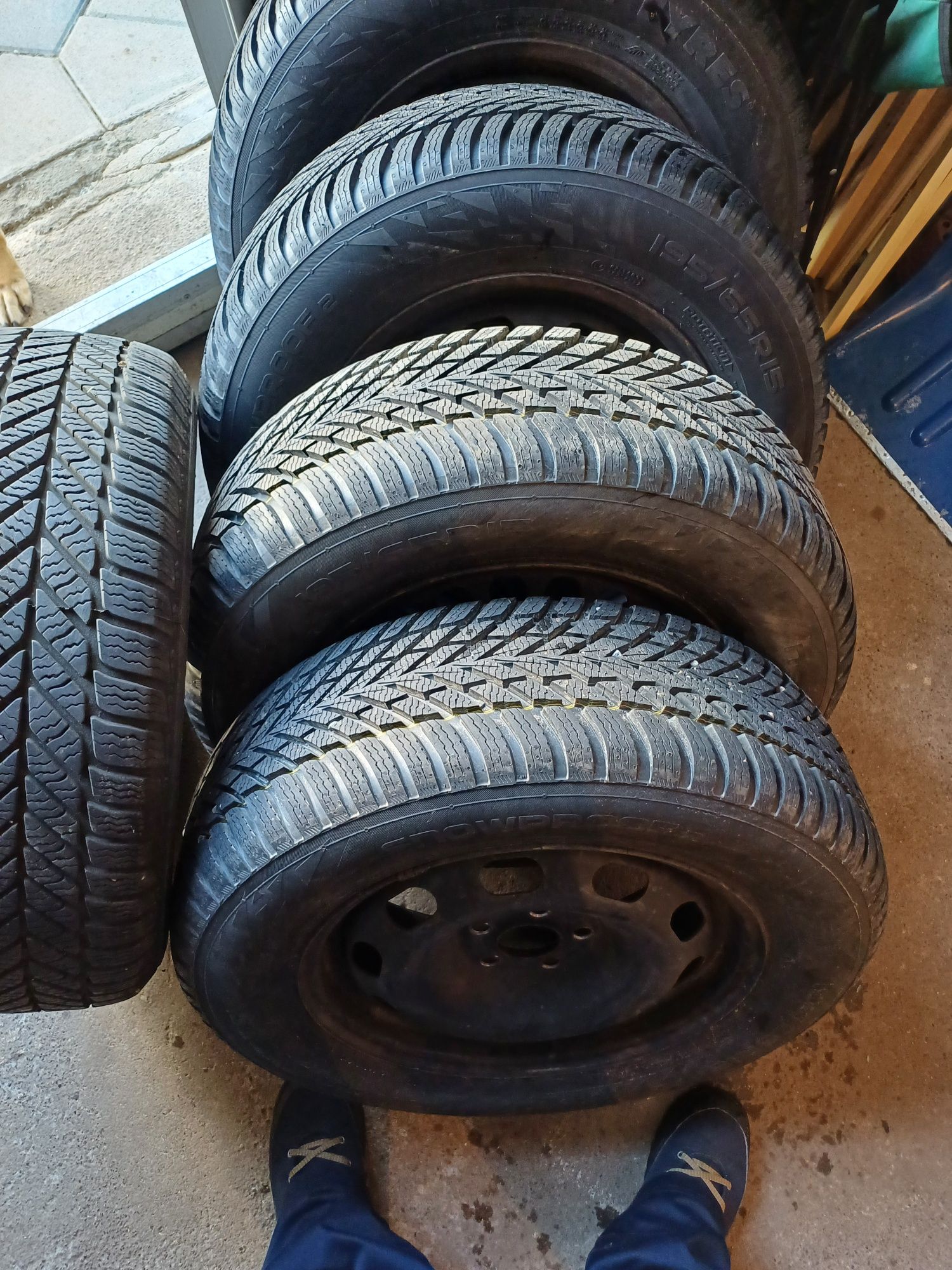4+1 anvelope(cu tot cu jante Golf 4) iarna noi Nokian Snowproof 2