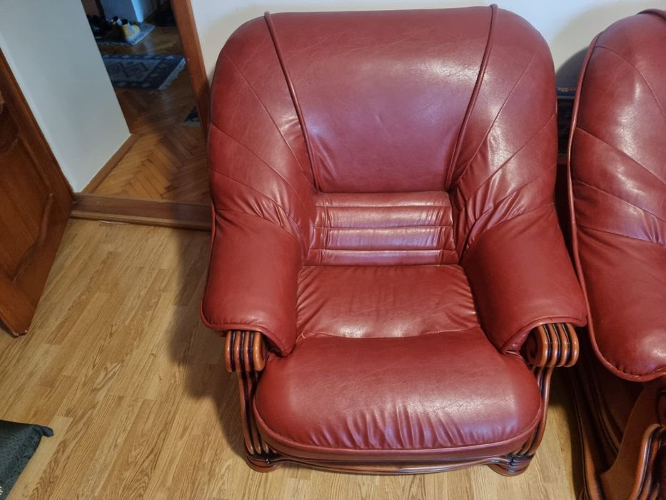 Vând canapea sufragerie.