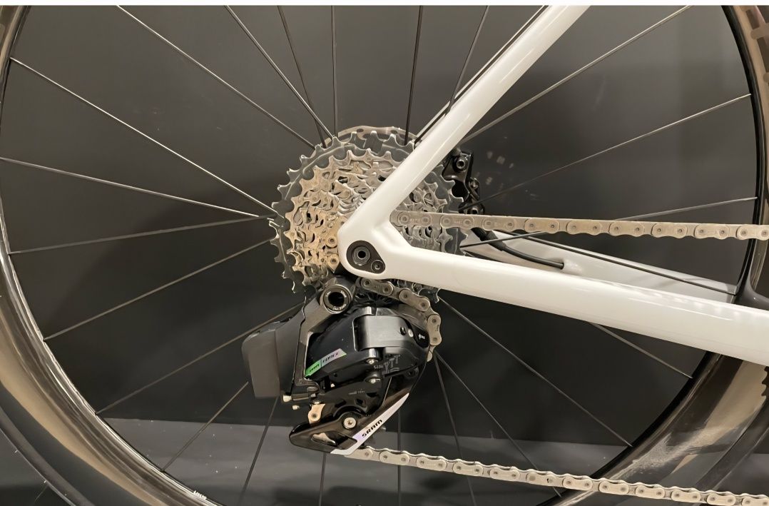 Cursiera Colnago V3 2024 Carbon Sram Force D2
