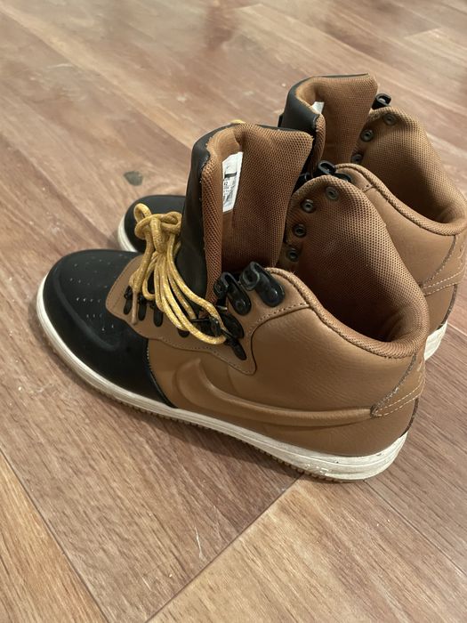 Сапоги Nike.