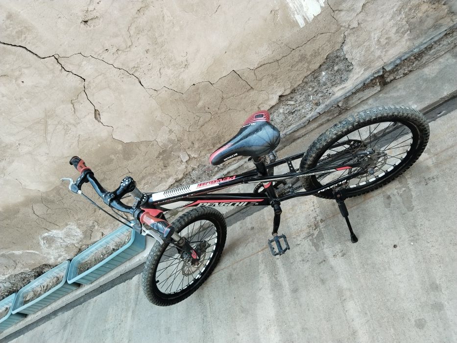 Велосипед в хорошем состояние