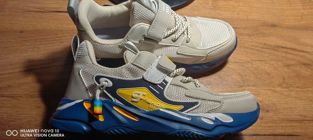 adidasi copii  noi marimea 34