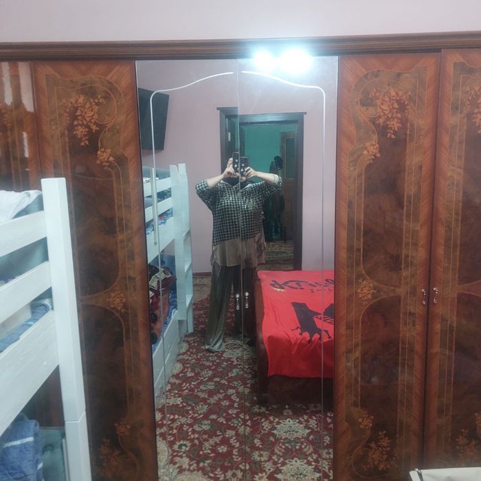 Mebel yaxshi xolatda spalni