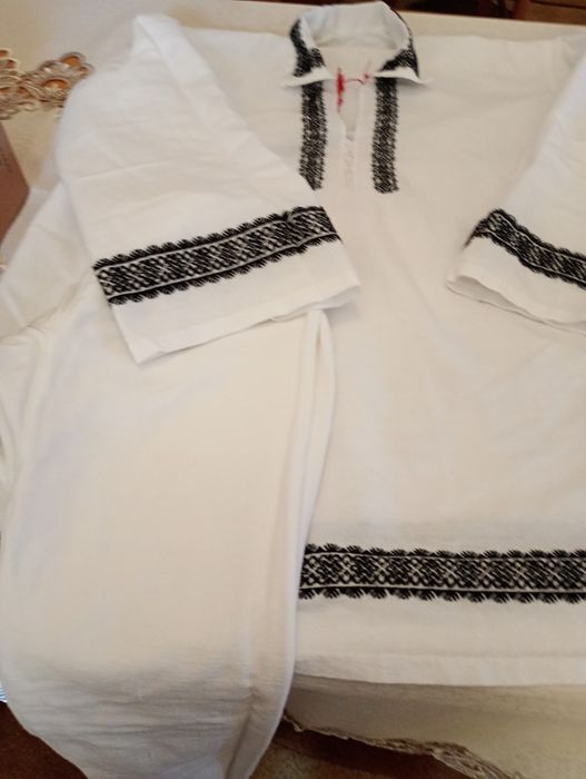 Cămașă națională cu poale și ițari