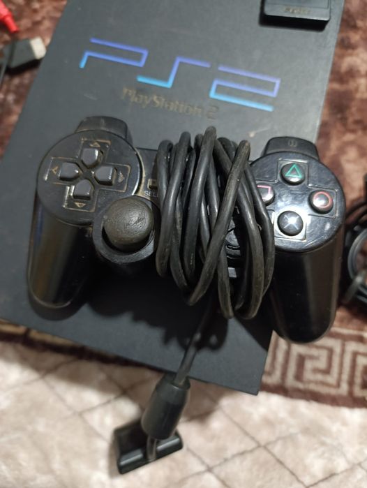 Vând playstation 2, model:scph-50004