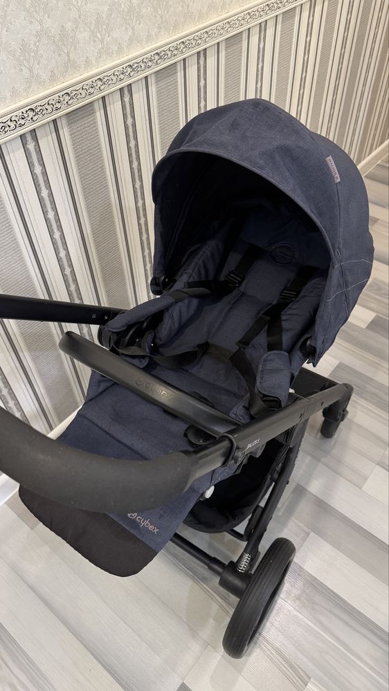 Коляска cybex balios S синего цвета