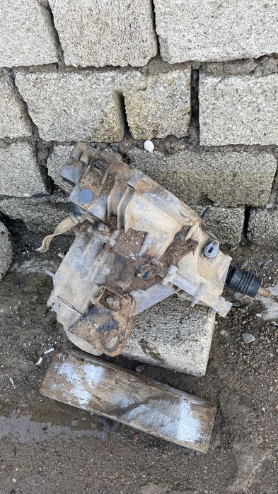 Продам Каробку передачи 2-х болтовый стартер