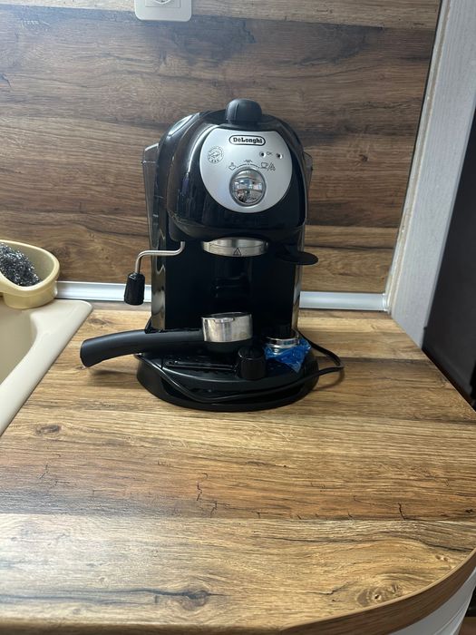 ЕСПРЕСО МАШИНА DeLonghi EC201.CD 15 бара.