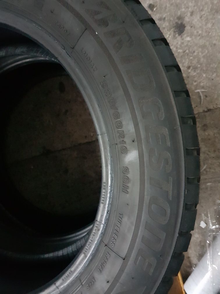 Bridgestone 205/60 R16 96H M+S iarnă