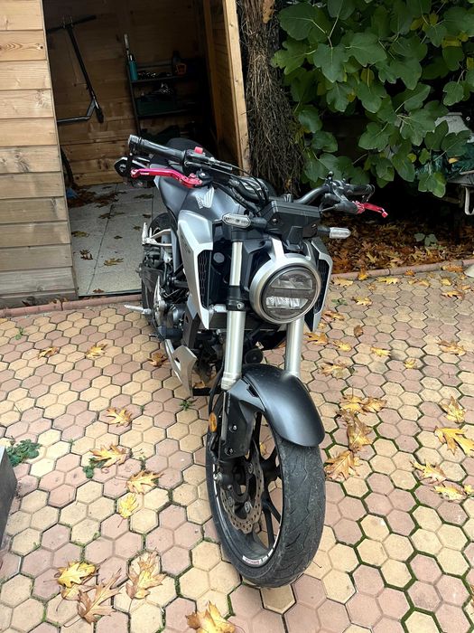 Motocicleta Honda CB125R (A1)