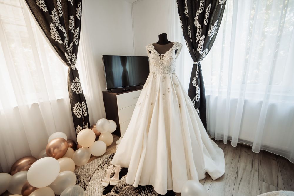 Vând rochie de mireasă