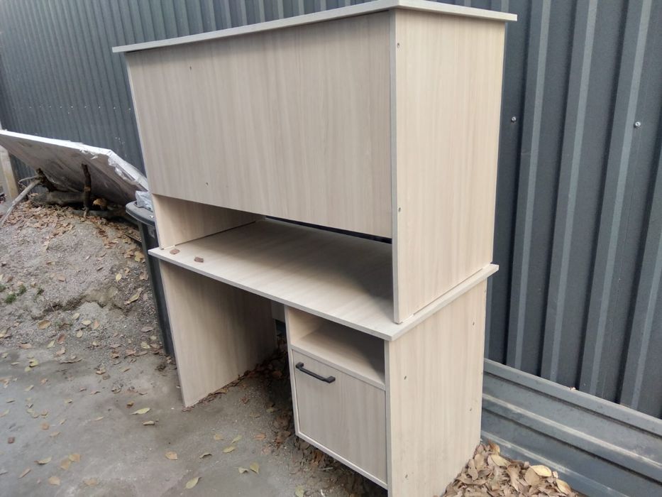 Столы офисные в идеальном состоянии