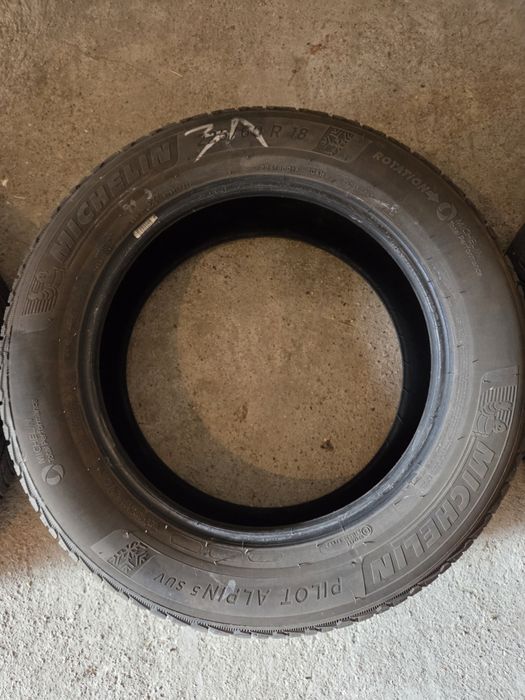 4 бр. Зимни гуми Michelin 225/60 R18 – отлично състояние, готови за се