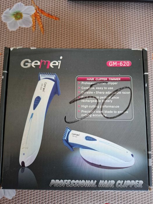 Masina de tuns Gemei