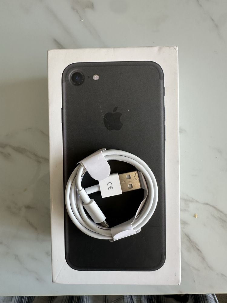 I phone XS с подарък Протектор и калъф