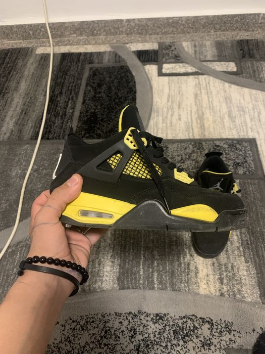 Jordan 4 yellow thunder
