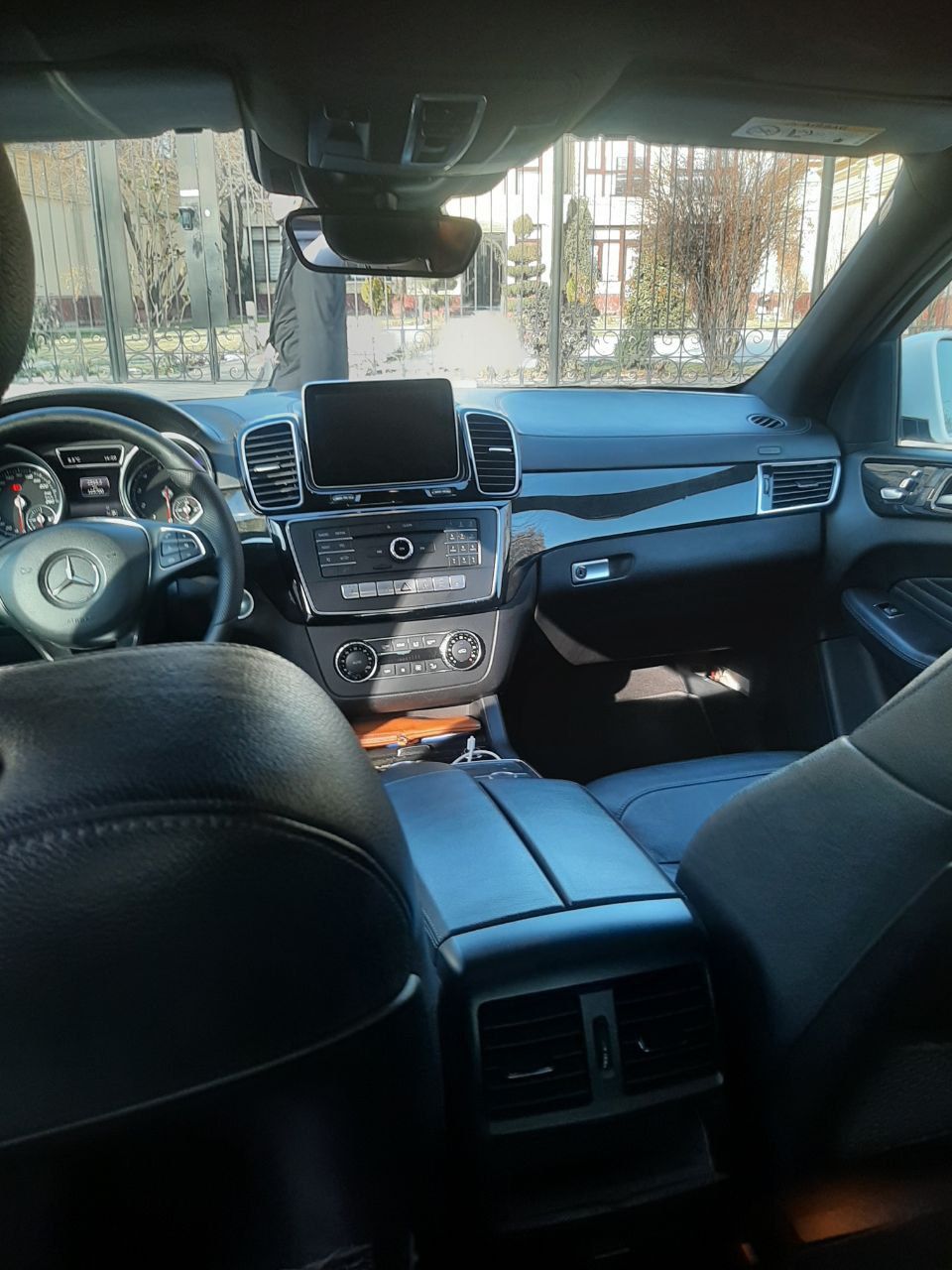 MERCEDES BENZ  400 4
2016 yil
Probeg 125 655 km
Benzin
Kraska toza
Nar