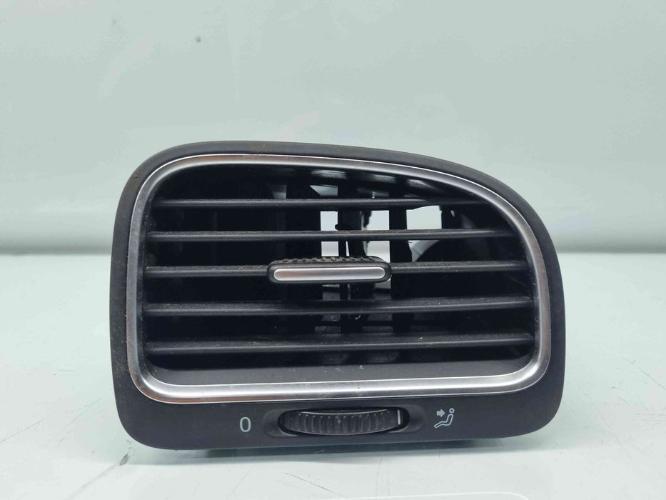 Grila aerisire dreapta Volkswagen Golf 6 (5K1) GTD [Fabr 2009-2013] 5