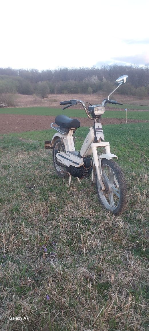 Vând moped Altala Riziato funcțional detalii la tel.