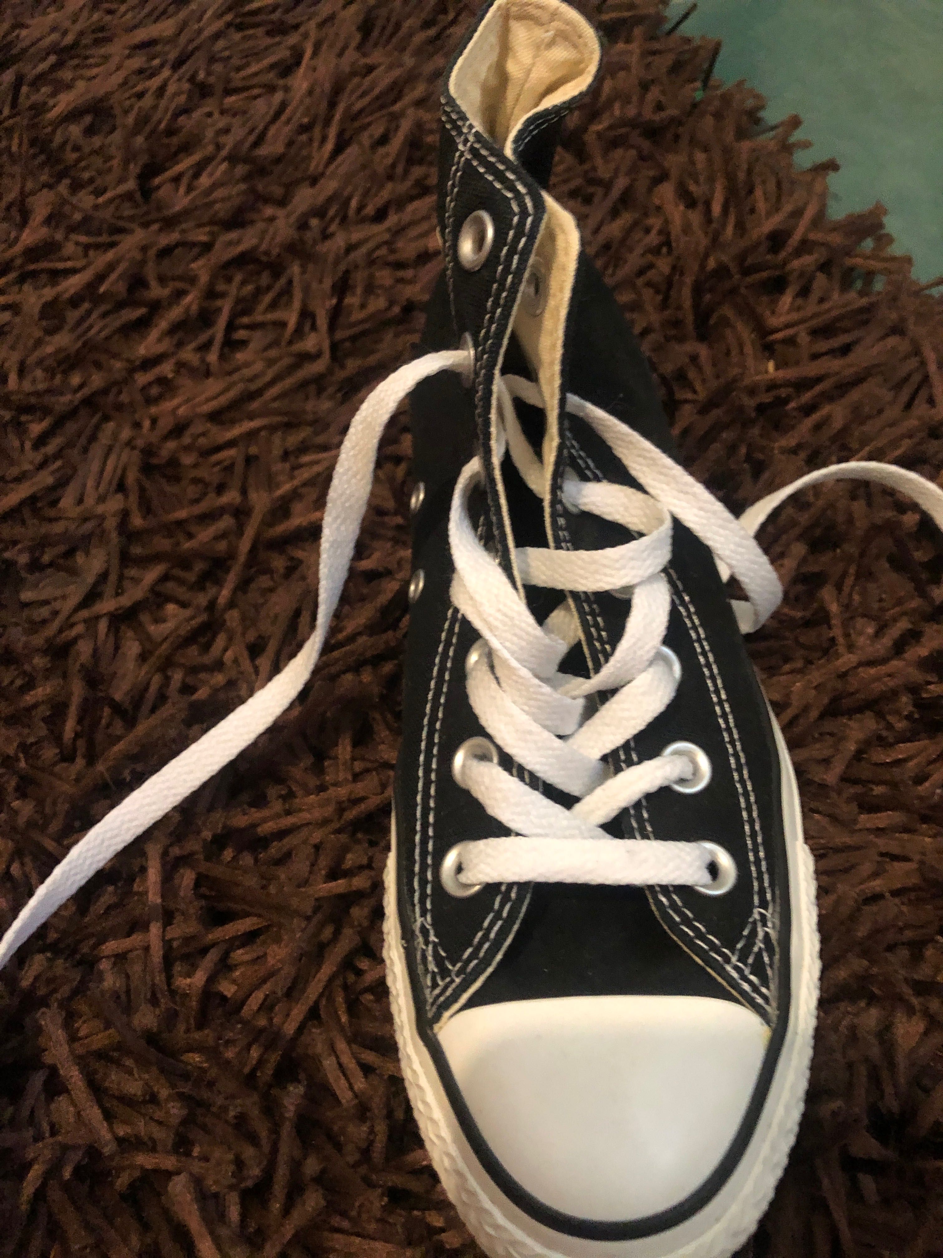 Vand converse negri