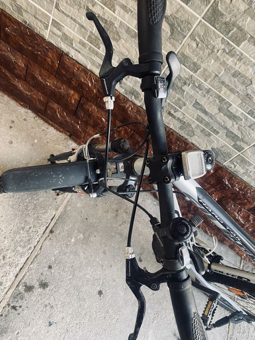 Bicicleta Silver cu semi-sistem Shimano