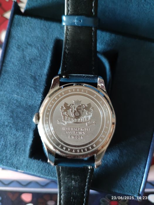 Часовник Festina