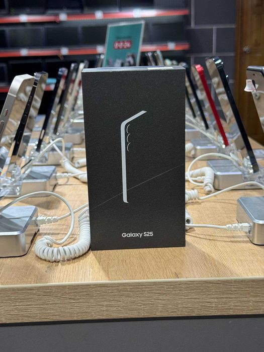 Телефон Samsung Galaxy S25 128GB /Самсунг Галакси С25 128