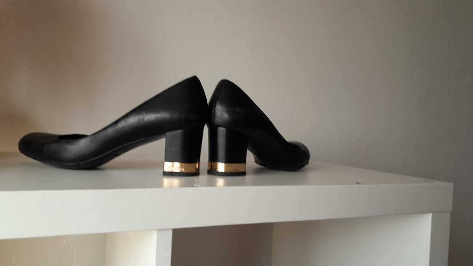 Туфли женские замшевые. Цвет черный. 36 размер.