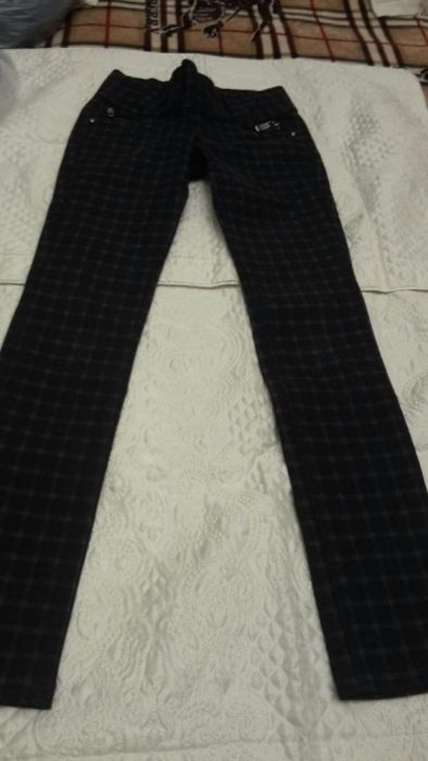 Продам теплые штаны в клеточку Турция