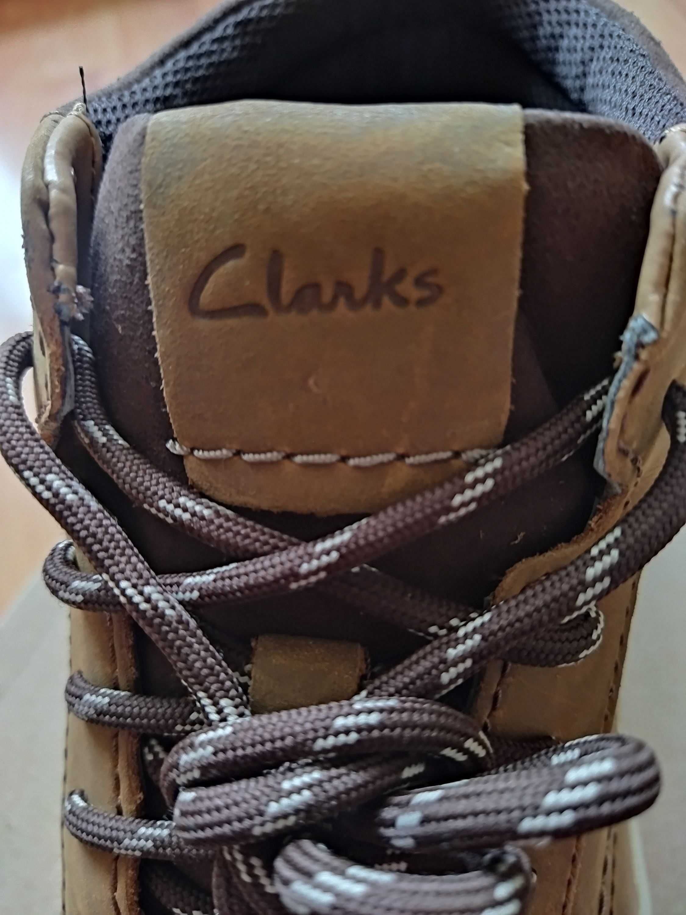 Ботинки Clarks (Великобритания),нубук,оригинал,новые,р-р 41