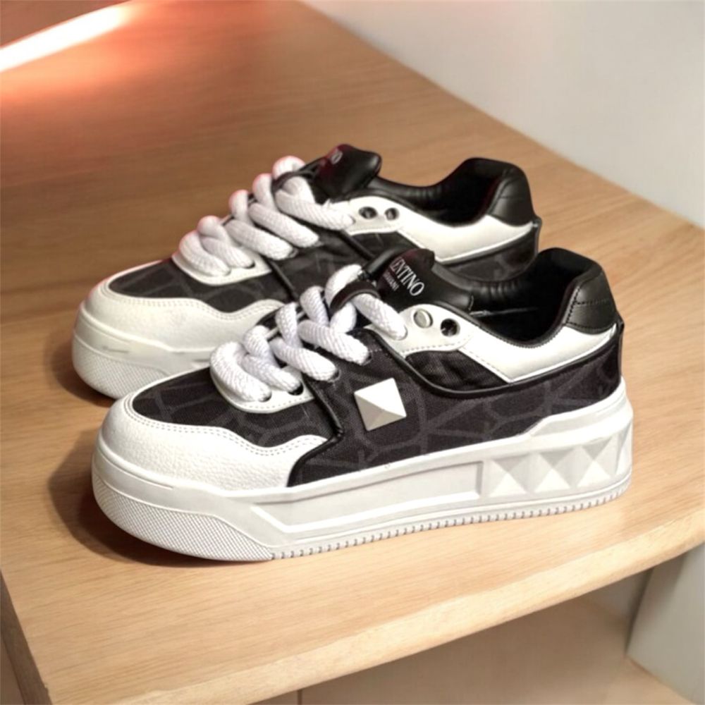 Valentino Garavani One