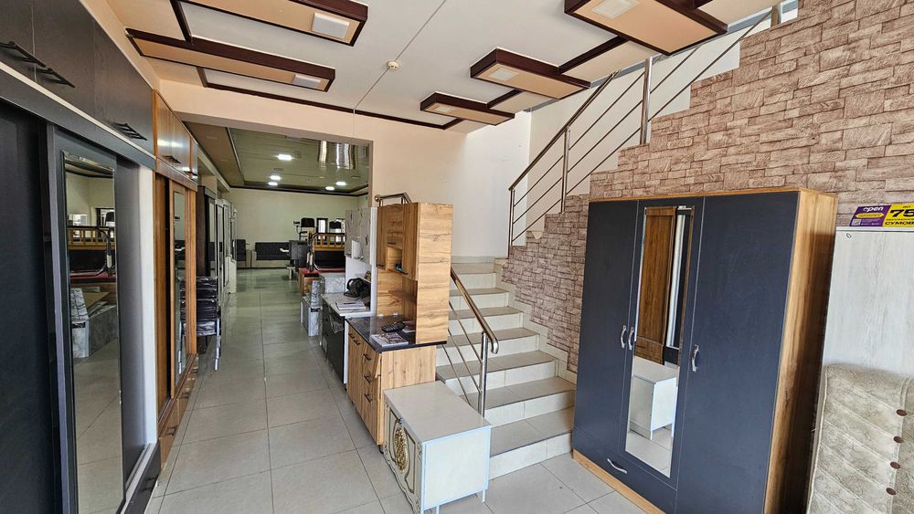 Noturar bino sotiladi