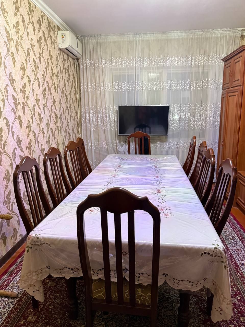 Продаются стулья, без стола 10 штук, в очень хорошем состоянии