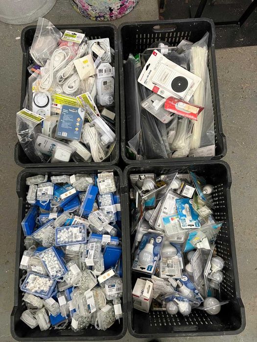 Lustre, spoturi, aplice, materiale electrice Lucide, Eglo, Aigostar