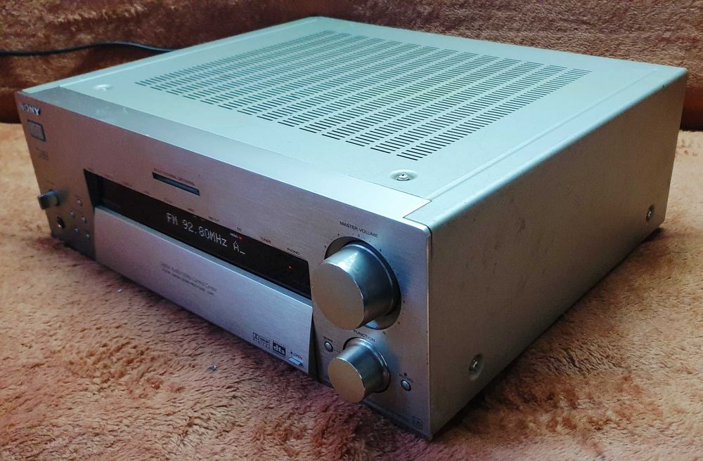 Sony STR-DB925QS amplituner 2X100W pe 8 Ohm sau 5X100W pe 8 Ohm