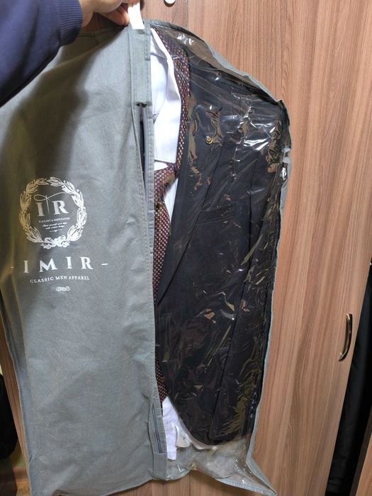 Костюм мужской (пиджак, брюки, галстук) 48 EU / 42 RU, натурал. шерсть