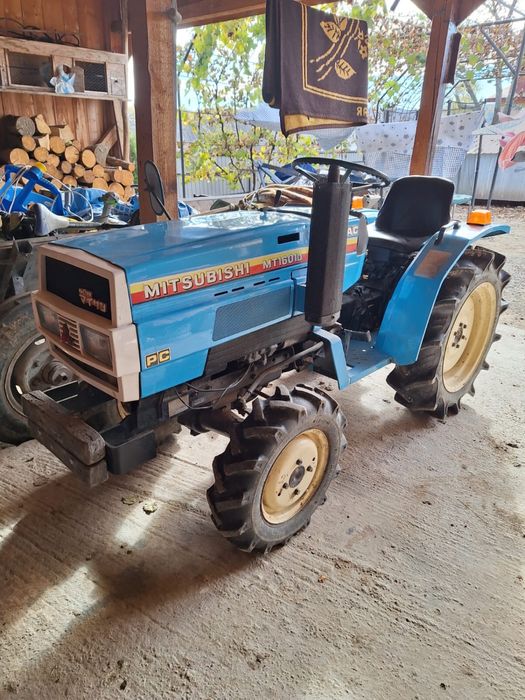 Vând tractoraș MITUSUBISHI 4x4 de 18 cai