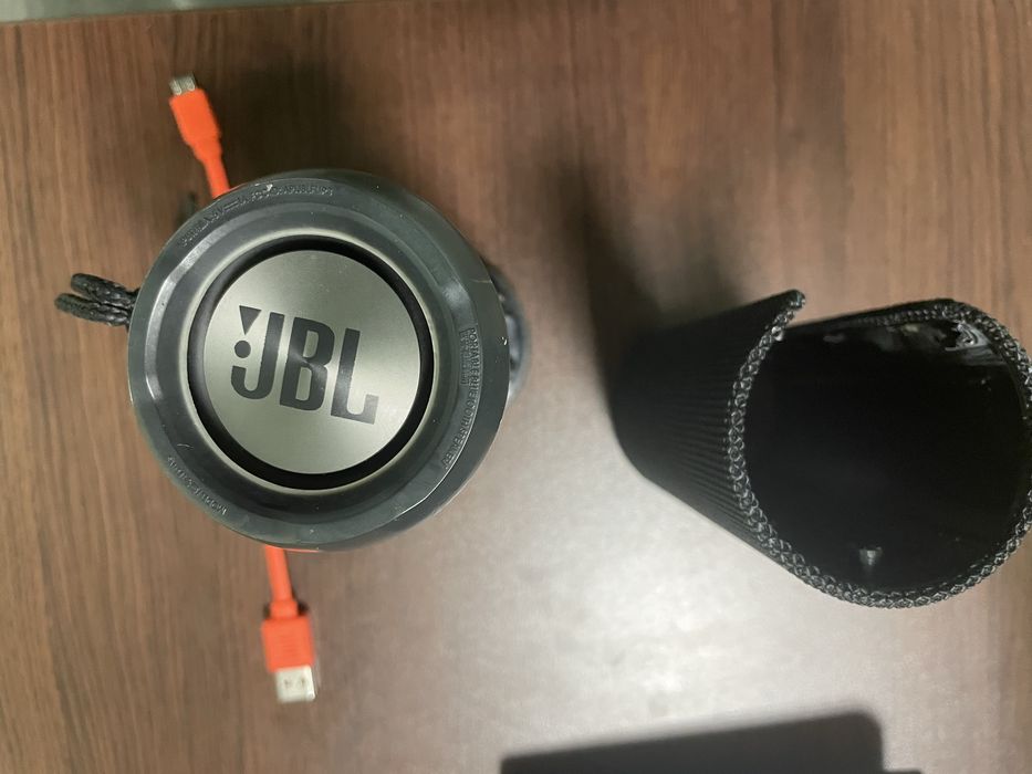 JBL FLIP 3 подходяща за части
