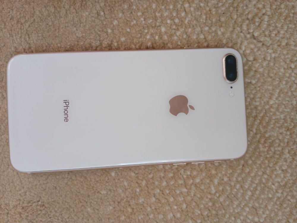 Iphone 8 plus xotra 256 GB battery alishgan yaxshsiga xolati rasimda